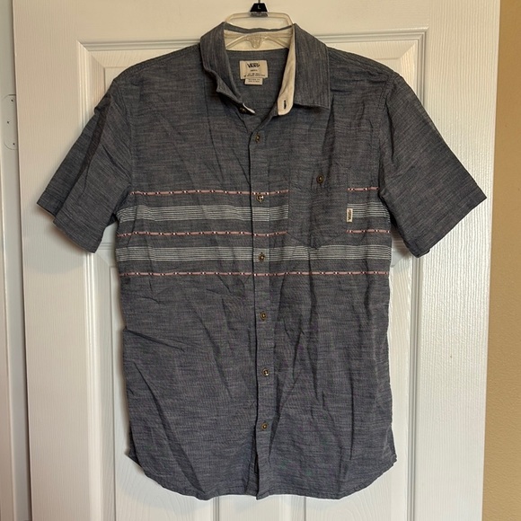 Vans men’s blue embroidered short sleeve button down shirt size small - Picture 1 of 9
